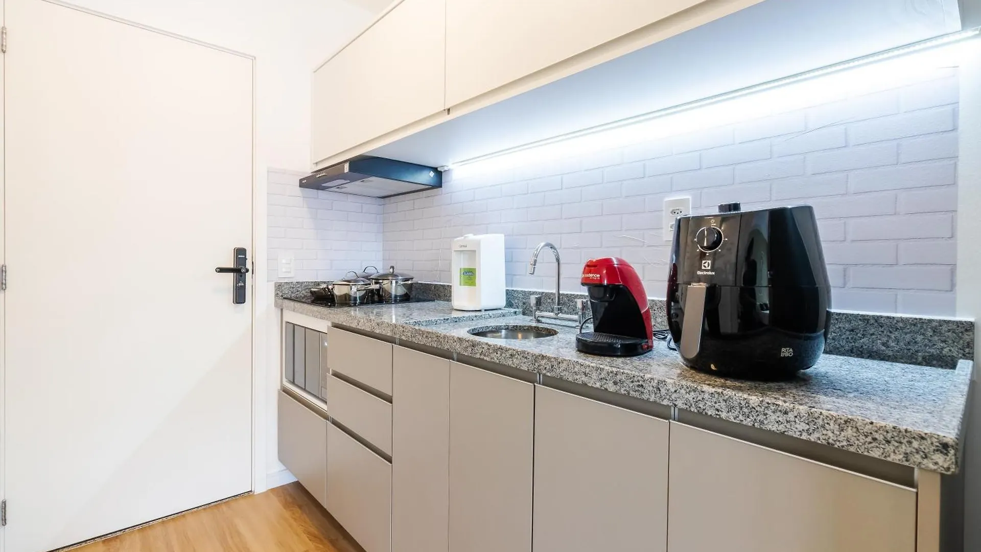 Estudio Na Vila Mariana: Conforto A 1 Min Do Metro Sao Paulo Apartment